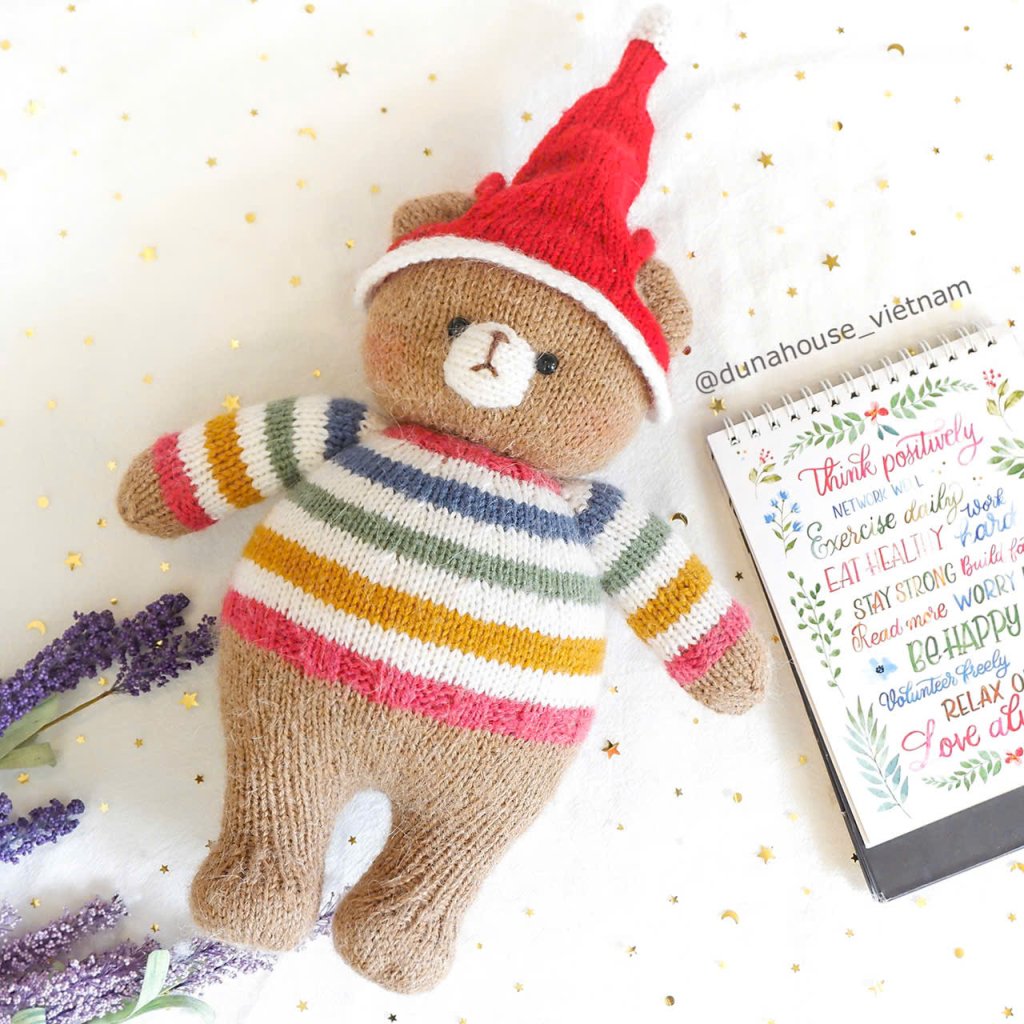 Gấu bông áo sọc đan len handmade, đội nón Noel xinh xắn, knitting amigurumi - Duna House Viet Nam
